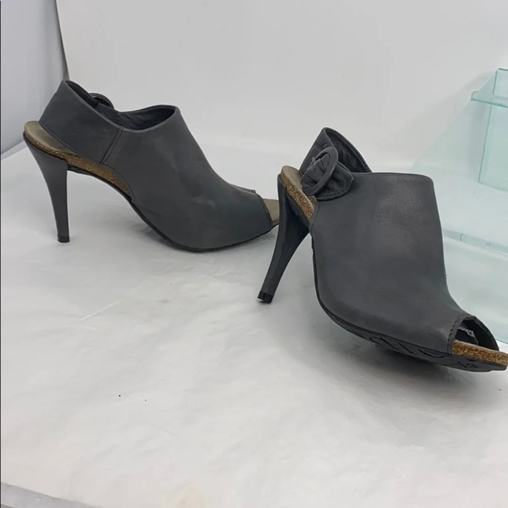 Pedro Garcia Sz 39 Leather Heels Sandals